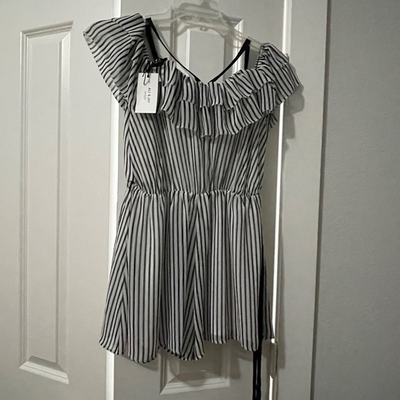 Aly & Jay Los Angeles romper black and white - Picture 4 of 5